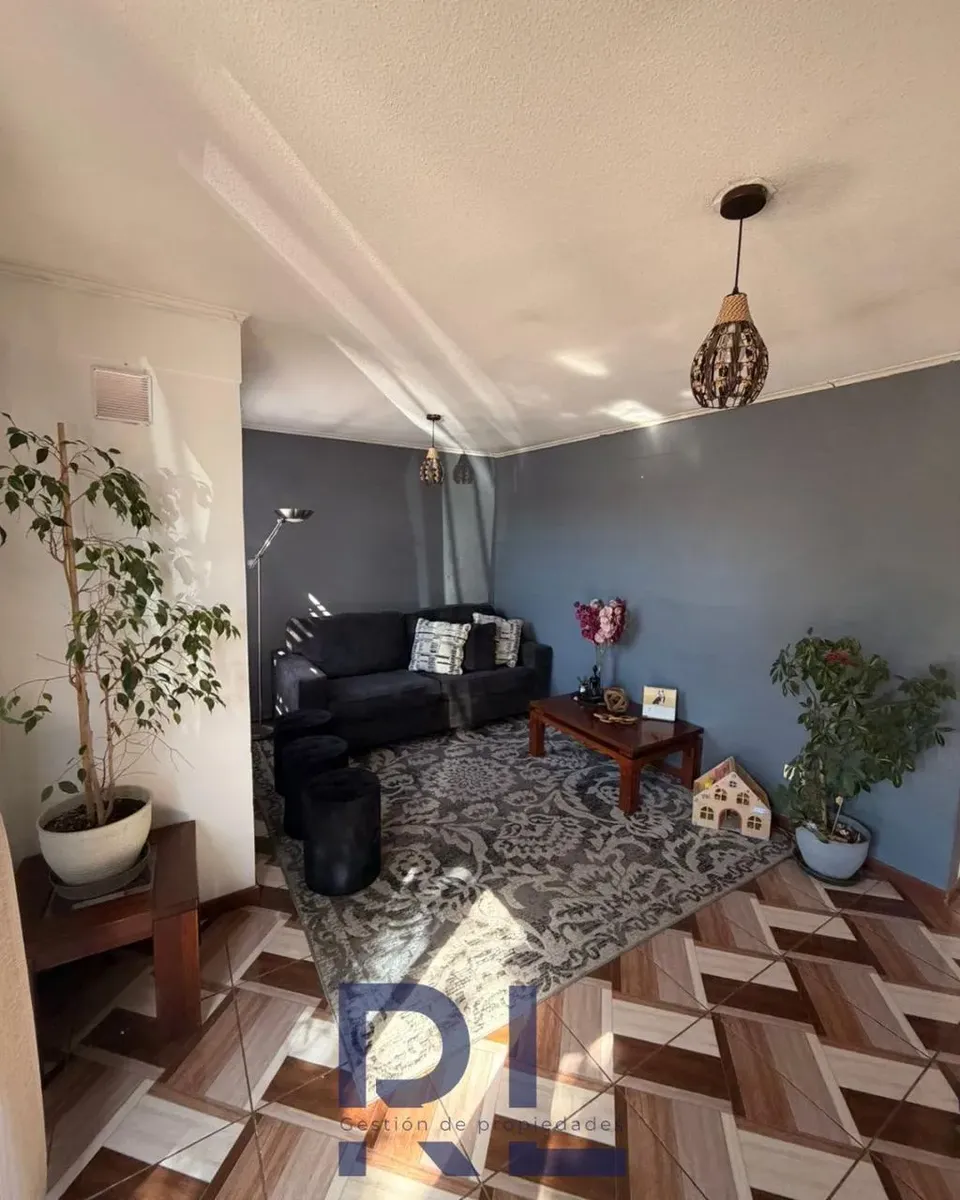 Imagen 4 de 26 de Casa De 4 Dormitorios Frente A Plaza 205 M2 De Terreno