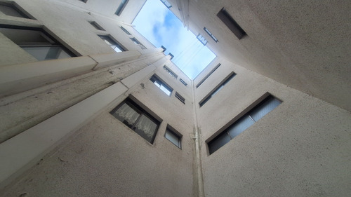 Amplio Departamento, Excelente Ubicación, Vende Dueño