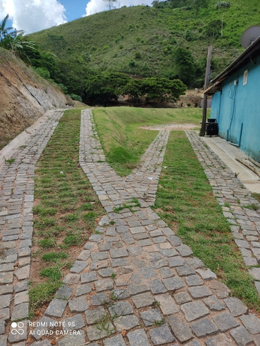 Sítio Com Casa E Mina De Água Maravilhosa!