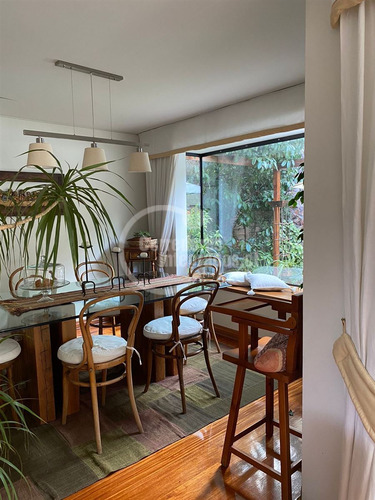 Casa En Arriendo De 4 Dorm. En Las Condes San Carlos