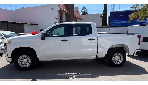 Chevrolet Silverado wt doble cabina 4.3