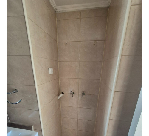 1 Dorm 1 Baño. Santa Elena 1631. A Pasos Metro Ñuble
