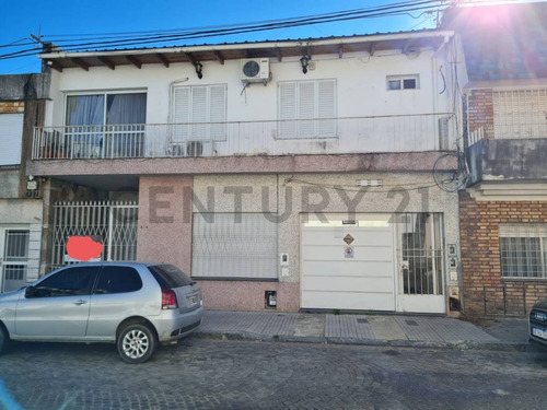 Casa 3 Dormitorios En Barrio Echesortu