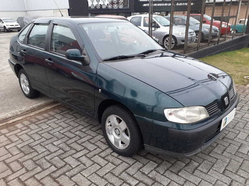 Imagem 2 de 10 de Seat Cordoba 1.6 4p 2000