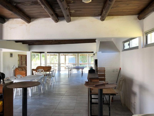 Chacra De 6 Suites, Piscina, Parrillero Y Hermosas Vistas !!