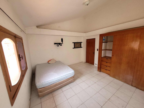 En Venta En Anaco Conjunto Cerrado, 8 Apartamentos Y Casa