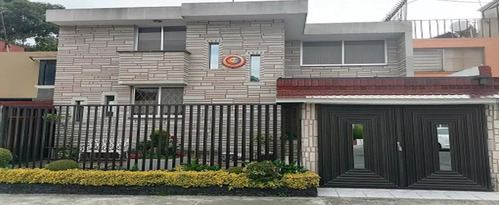 Casa En Venta De Recuperación Bancaria En Lomas Verdes, Naucalpan. Fm17