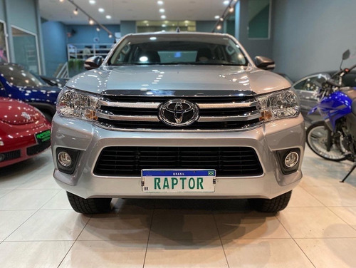 Imagem 3 de 13 de Toyota Hilux Sr 4x 2cd Flex 2017