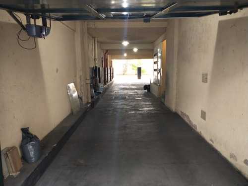 Imagen 2 de 6 de Cochera Fija Cubierta En Pb Con Control Remoto - Almagro