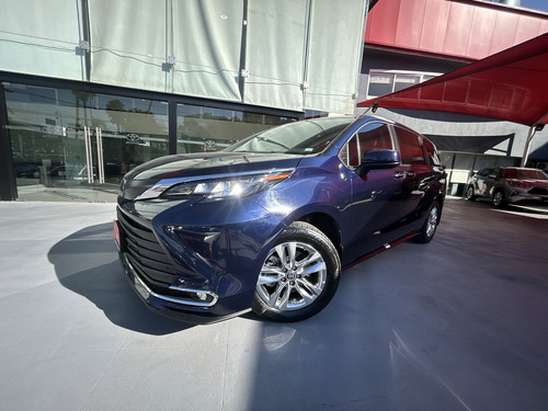 Toyota Sienna XLE PIEL