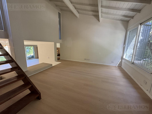 Impecable Casa En Venta A Estrenar , Reciclada A Nuevo, En Excelente Zona Acassuso.