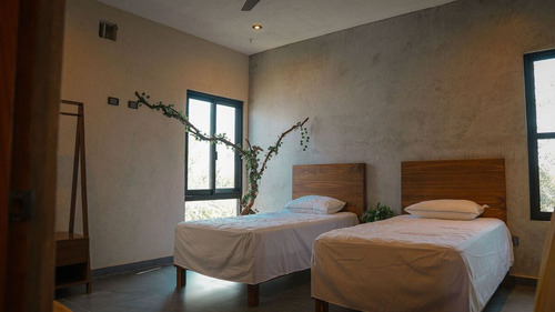 Casa En Venta En Los Lirios En Montemorelos