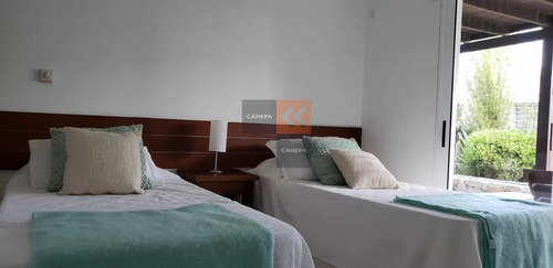 Alquiler Anual, Excelente Casa Con Vsita Al Mar