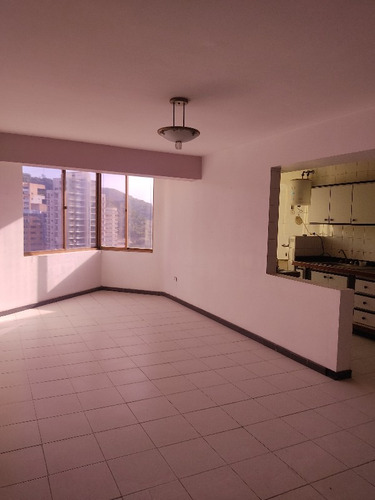 Apartamento Amplio En Venta Urbanizacion El Bosque Residencias San Andres Iv Valencia. St
