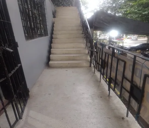 Arriendo Casa Local En Laureles