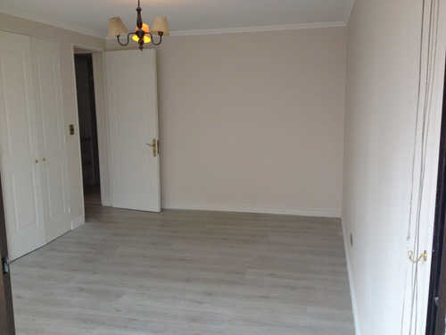 Depto. En Arriendo 4d + 3b + 2e + 1b - Flor De Azucena / Los