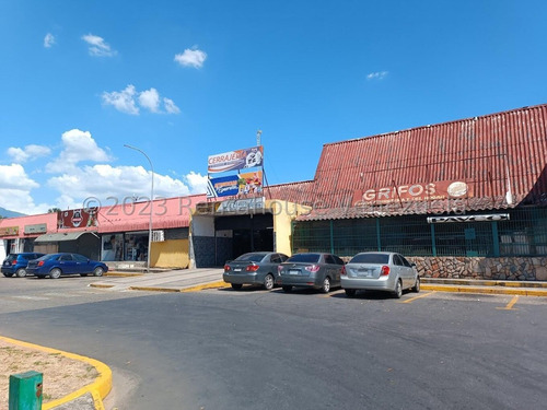 Se Vende Local Comercial Ubicado En Buena Zona Punto Estrategico En La Esmeralda