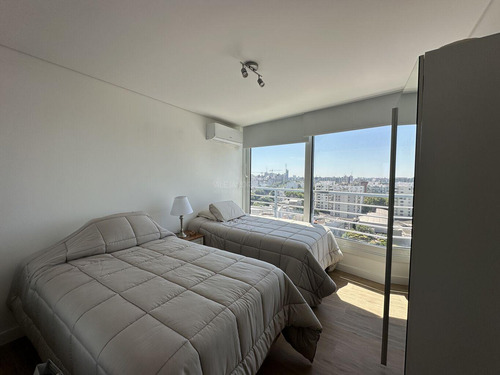 Venta Con Renta Apartamento 2 Dormitorios En Edificio Joy. Garage