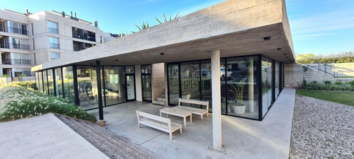 Venta Funes Barrio Cerrado 8 Sauces - 2 Dormitorios Terraza Exclusiva - Cochera Estrenar