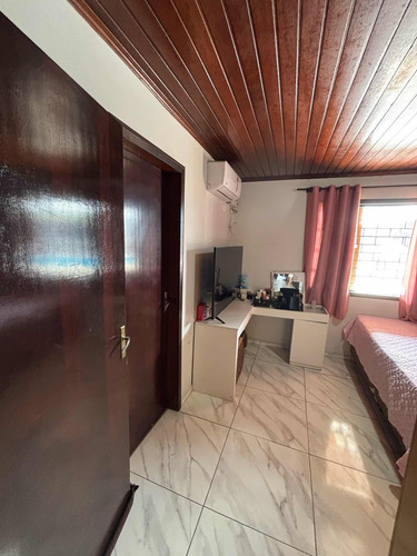 Casa A Venda Com 4 Quartos E 1.300m2 Em São José Dos Pinhais