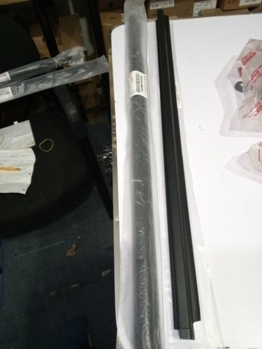 Cepillo Lamevidrios Puerta Trasera Izq Hilux Kavak 2005-2012