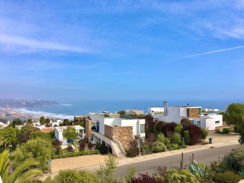 En Venta Interesante Y Sólida Casa En Costa Cachagua