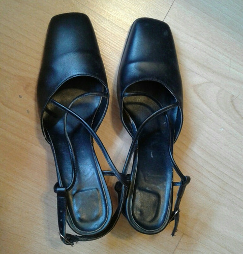 Zapatos De Cuero Negro Taco Bajo Punta Cuadrada Número 39