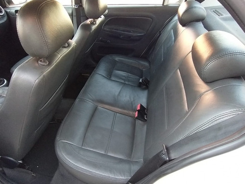 Imagem 6 de 14 de Volkswagen Voyage 1.6 Trendline 8v Flex 4p Manual