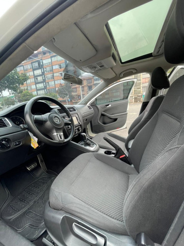 Volkswagen Nuevo Jetta Trendline 2.5 Cc