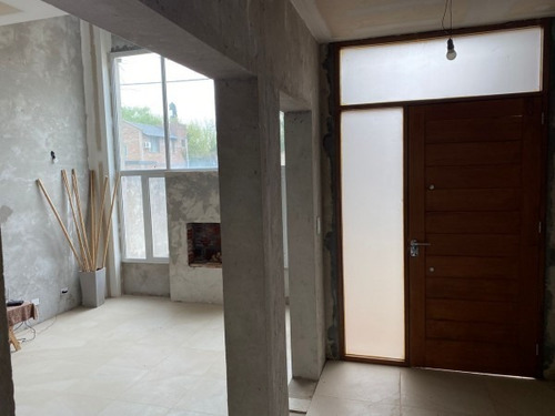 Imagen 11 de 12 de Casa Estilo Country A Terminar En Funes
