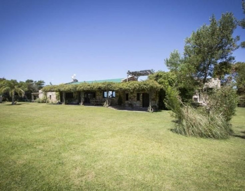 Casa En Venta De 6 Dormitorios En La Boyita