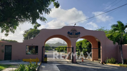 Imagen 2 de 20 de Casa En Mundo Nuevo, Los Robles, Urbanización El Portal De Los Robles, Municipio Maneiro, Isla De Margarita.