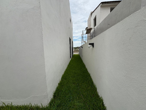 Punta Tiburón Casa Nueva En Venta De 3 Recámaras Cada Una Con Baño.