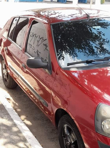 Imagem 2 de 6 de Renault Clio Sedan 2003 1.0 16v Privilège 4p