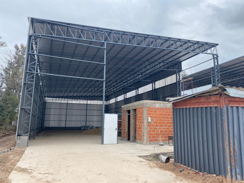 (69) Galpon En Alquiler / 600 M² / Parque Industrial Moreno 2 / Pim 2