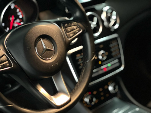 Mercedes-Benz GLA 200 1.6 CGI FLEX STYLE 7G-DCT