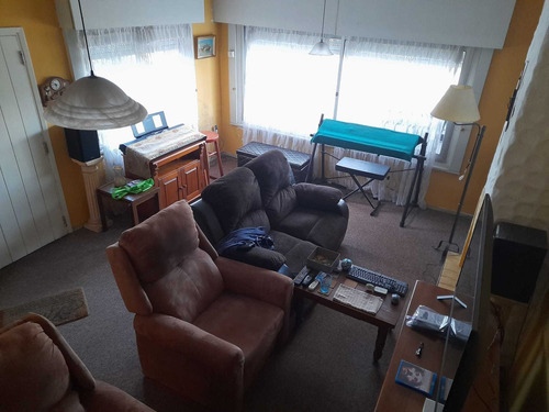 Imagen 6 de 19 de 1139/2 Venta Casa 3 Plantas 4 Dorm 3baños Punta Gorda - Prospero