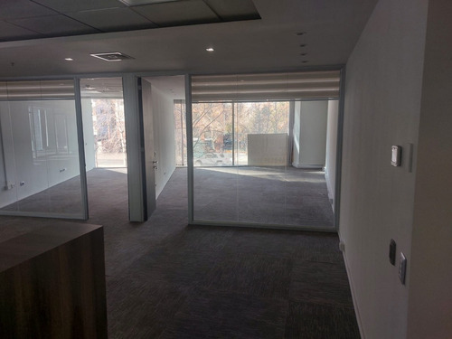 Metro Alcantara/oficina En Fino Edificio Aaa Como Nueva..