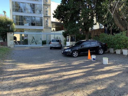 Imagen 8 de 30 de Edificio En Block Sobre El Vial Costero. Valor / M2 Unico!