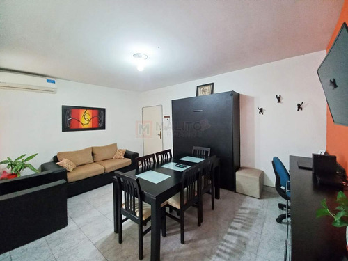 Venta Departamento 2 Ambientes En 2 Piso Por Escalera En Parque Avellaneda