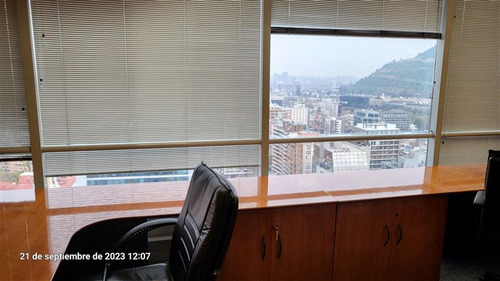Oficina En Arriendo Cuenta Con Mobiliario