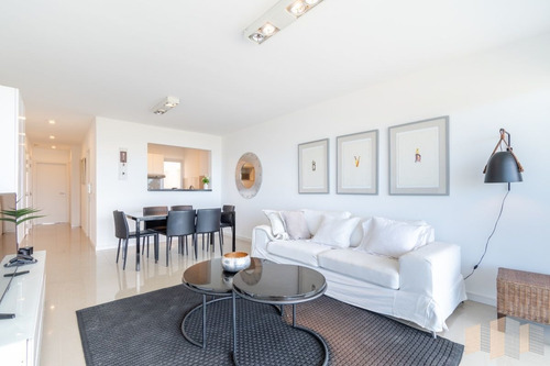 Imagen 15 de 28 de Apartamento De Tres Dormitorios En Suite En Alquiler Con Vista El Mar En Primera Línea Playa Brava