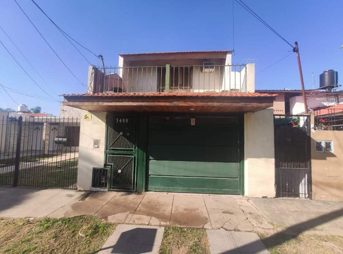 Imagen 1 de 10 de Casa En Venta En Moron Sur