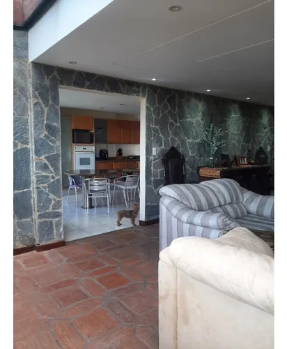 Elegante Penthouse En La Tahona