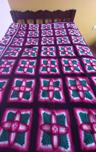 Imagen 4 de 4 de Cubrecama O Colcha Tejidos A Crochet A Mano 2 Plaza