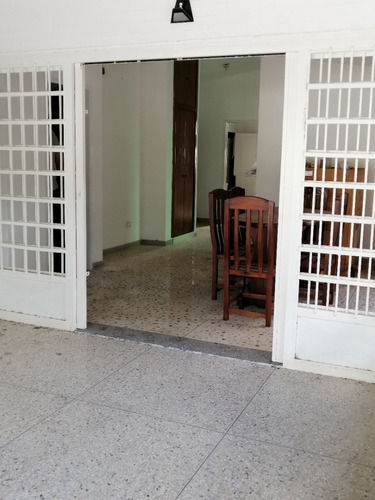 Imagen 5 de 14 de Casa Quinta Ideal Para Uso Comercial En La Urbanización La Viña, Valencia, Estado Carabobo. Carlos Tona , 04129305244 Cod: Foc-765