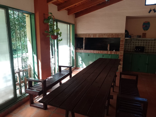Casa Tranquila Con Pileta, Quincho Y Río En Un Entorno Serrano Único