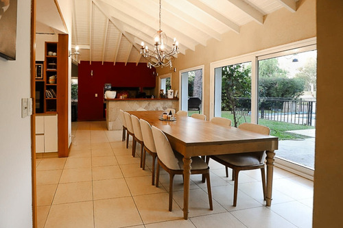 Imagen 7 de 14 de Venta De Casa De Dos Plantas, En Saint Thomas Norte, Canning