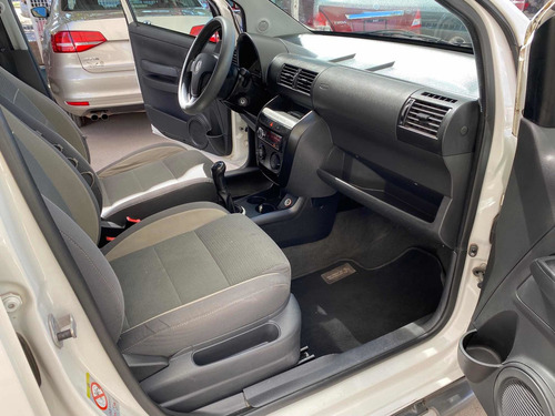 Imagen 13 de 14 de Volkswagen Crossfox 2009 1.6 Aa Cd Mp3 Ee Mt