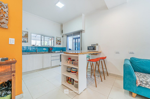 Venta - 2 Casas Con Gran Parque Y Pileta - Zona Pompeya